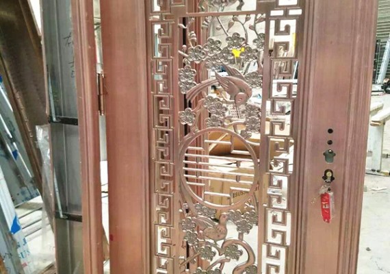 不銹鋼門的優(yōu)缺點是什么